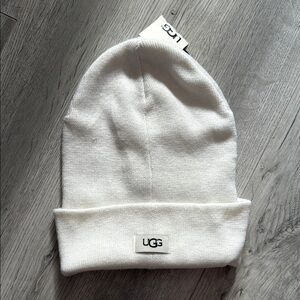 UGG hat new with the tags